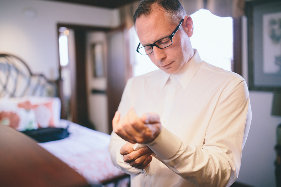 Flanders Hotel Groom Getting Ready Photos