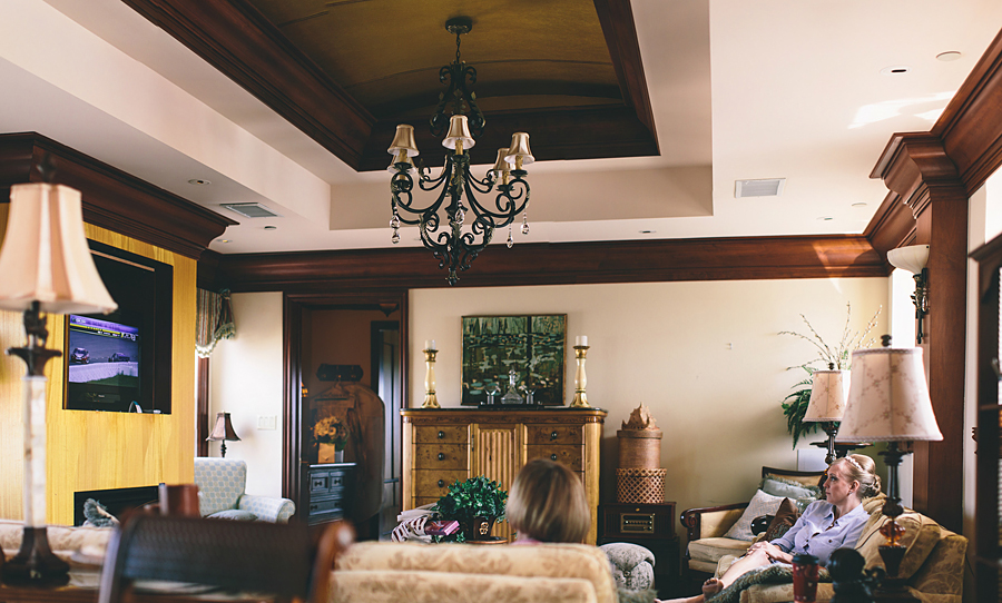 Bride Getting Ready at Flanders Hotel Photos