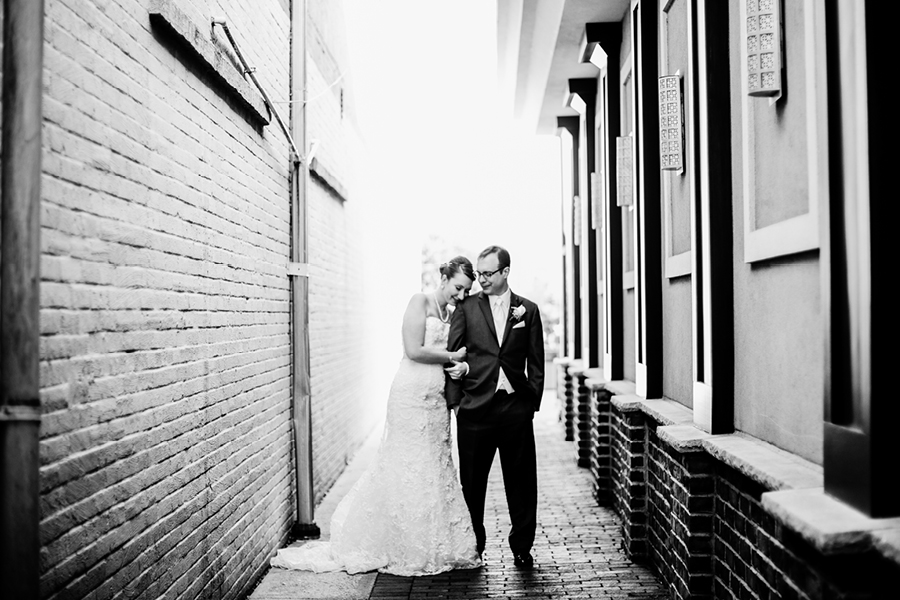 creative wedding photographers American Hotel