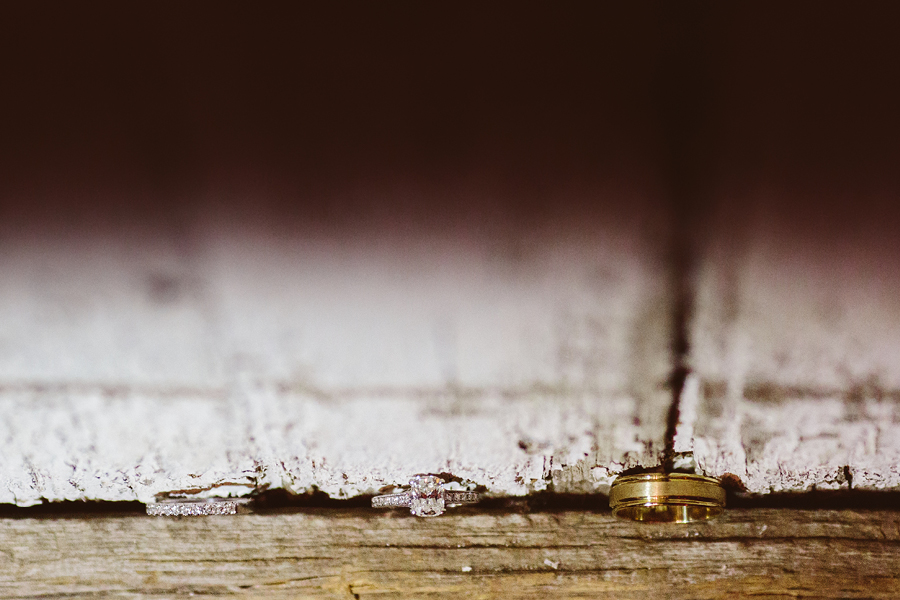 creative wedding ring photos