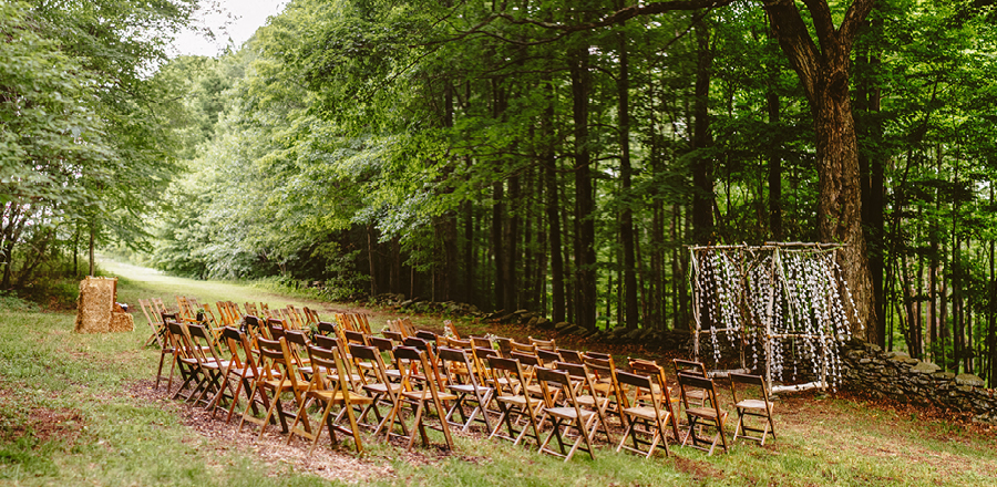 wedding ceremony at fiddle lake farm