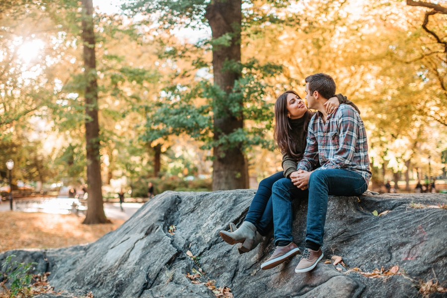 fall-engagement-photos-in-central-park_015