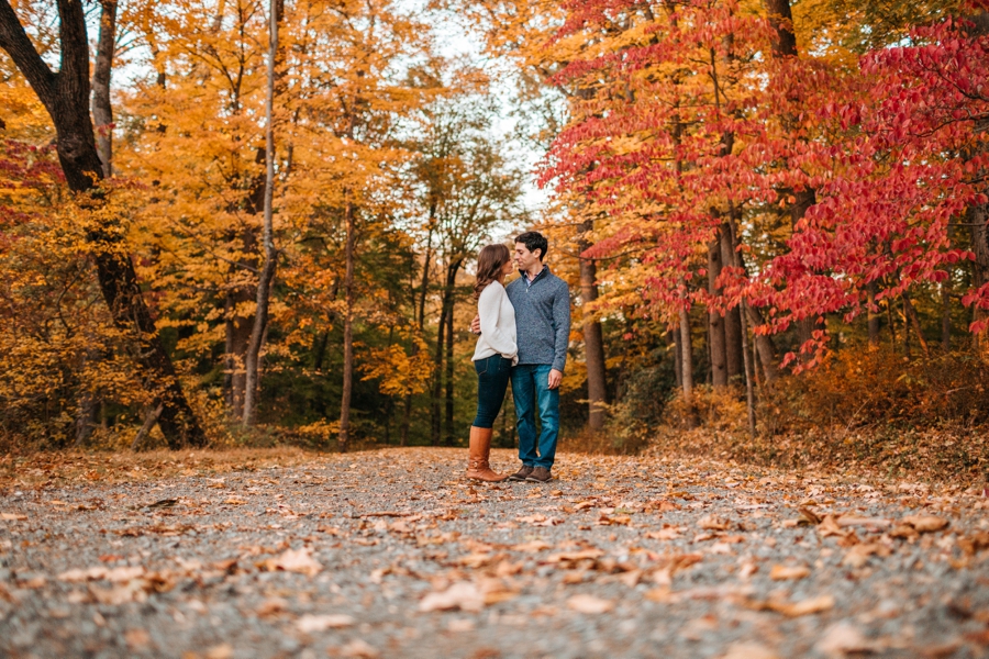 fall-engagement-session-in-nj_039