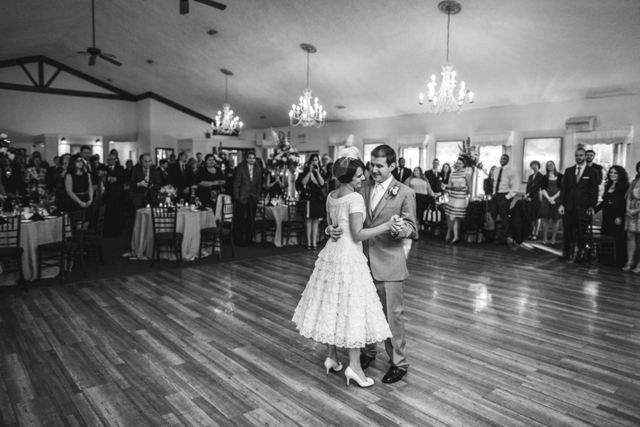 weddings-at-holly-hedge-estate-in-new-hope_0058