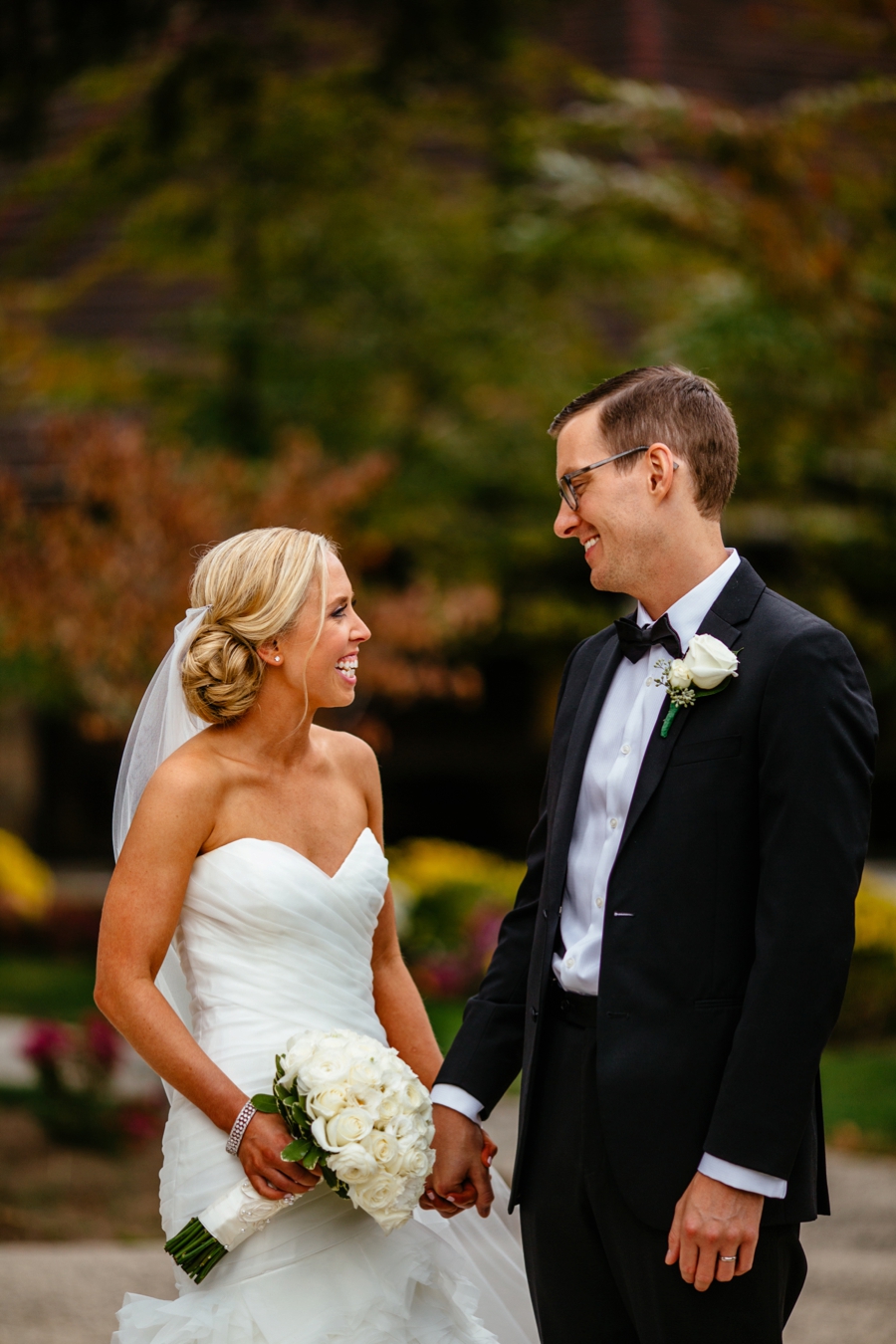 fall-wedding-at-pearl-river-hilton_0057