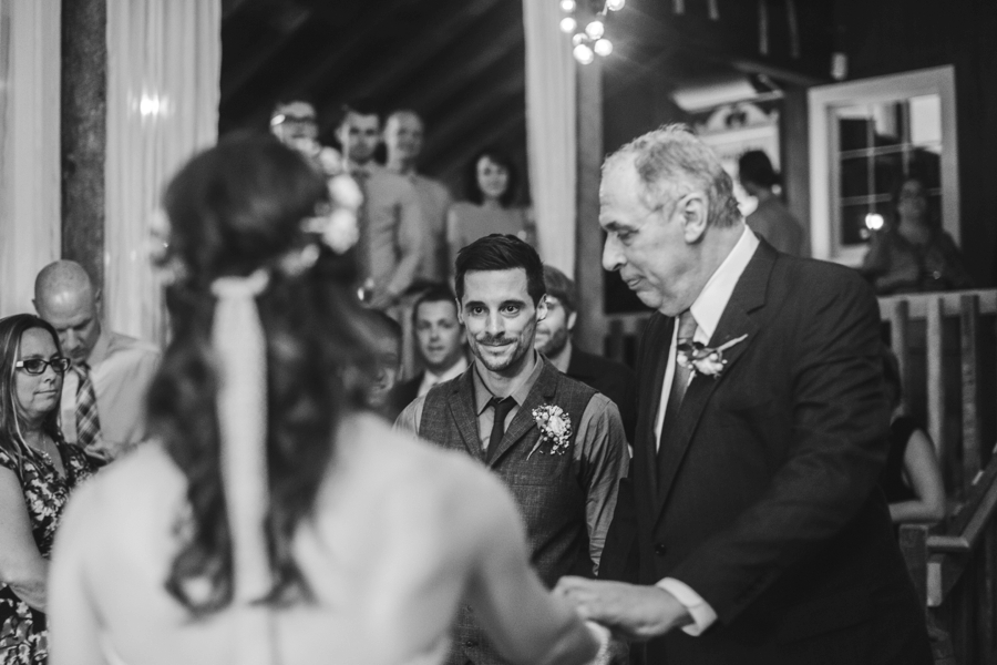 wedding-at-the-loft-at-jacks-barn_0107