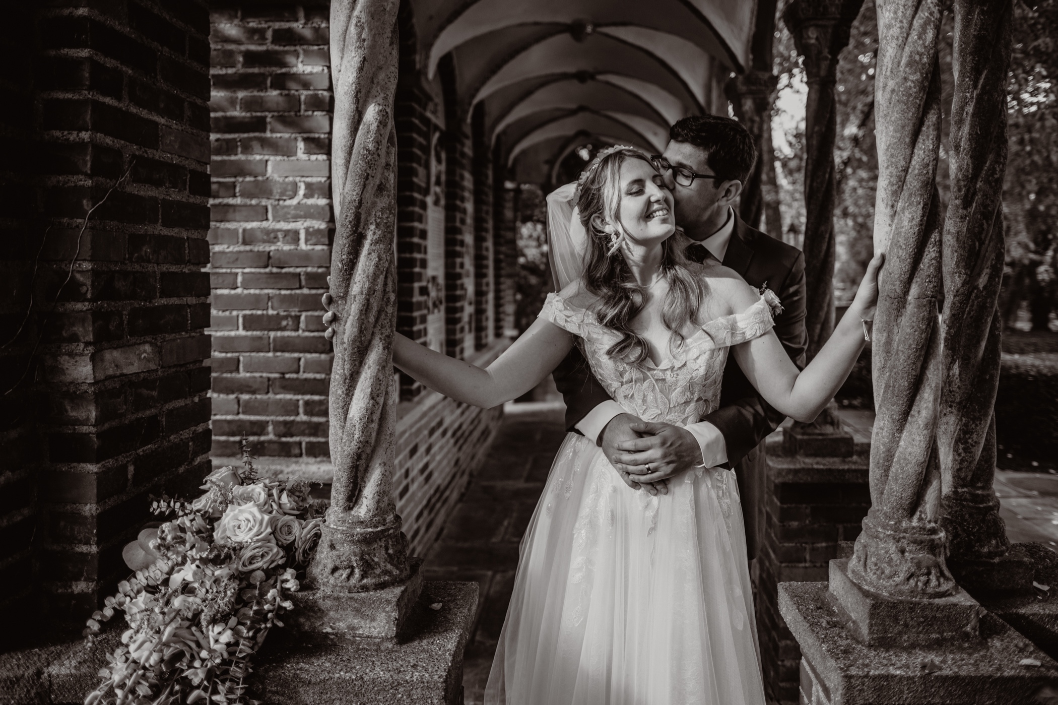 Bride and Groom Aldie Mansion
