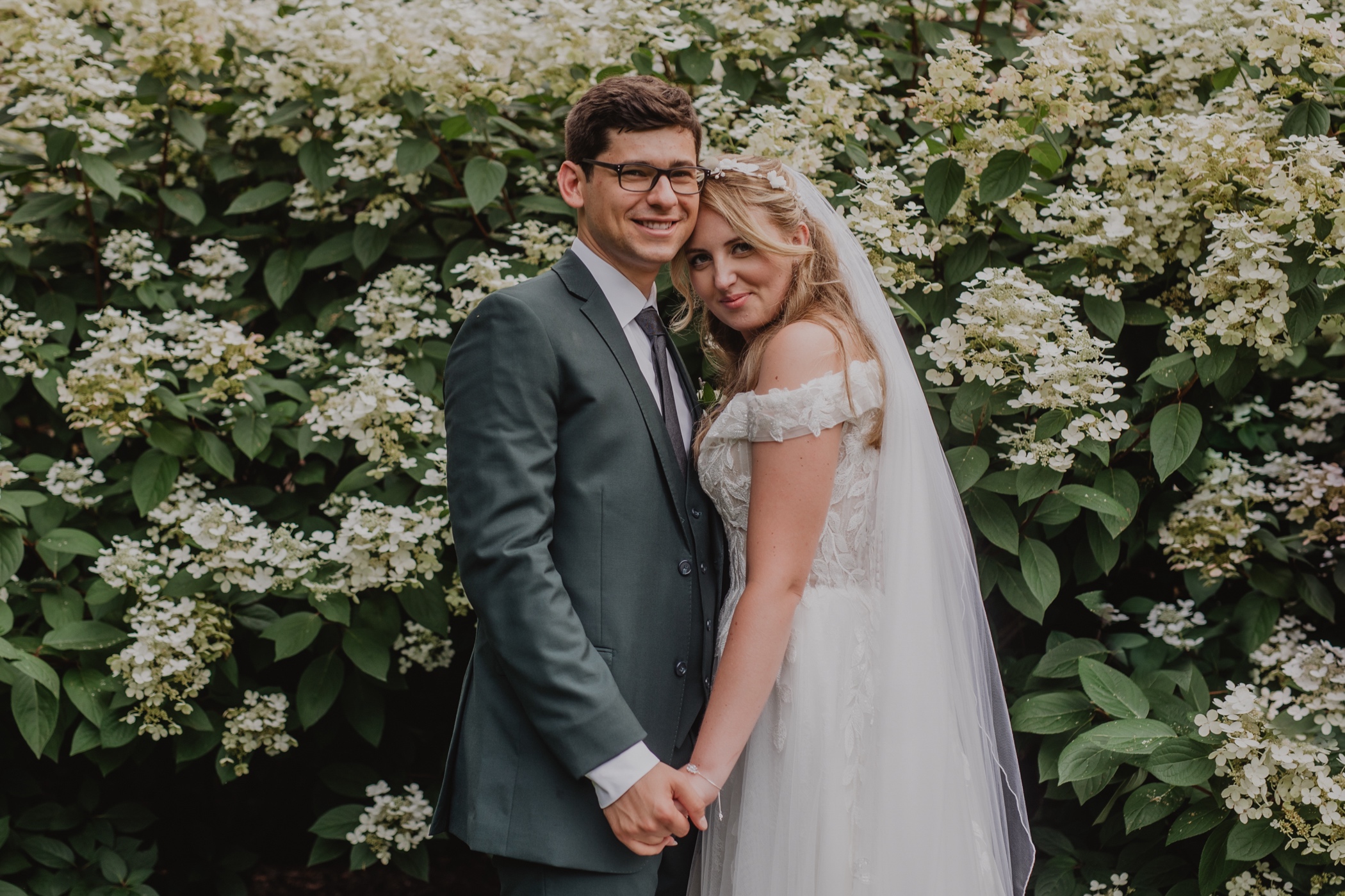 Bride and Groom Aldie Mansion